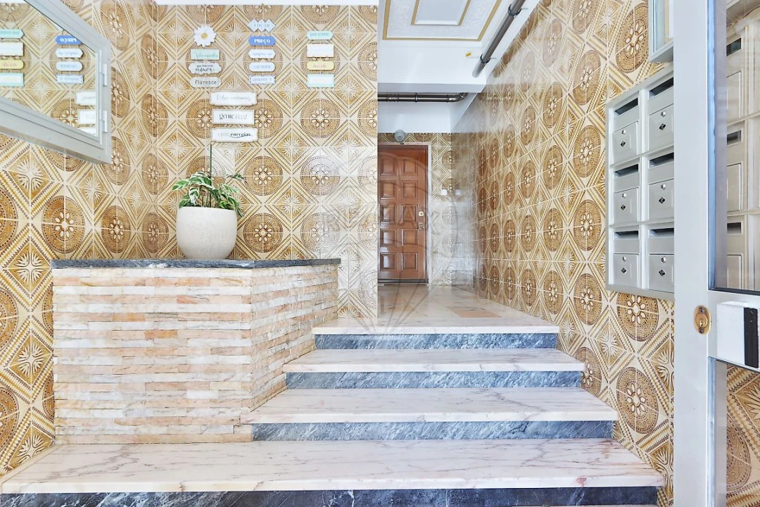 Apartamento T2 para Venda em Agualva e Mira-Sintra Foto 16