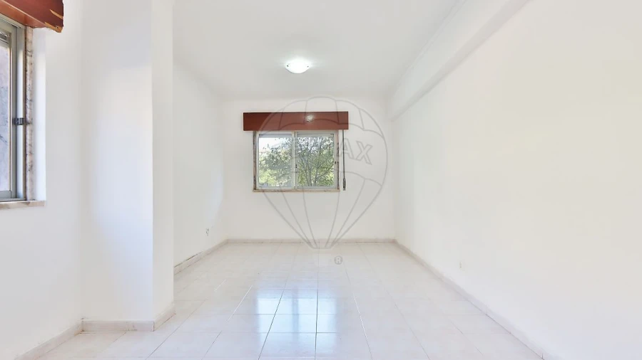 Apartamento T2 para Venda em Agualva e Mira-Sintra