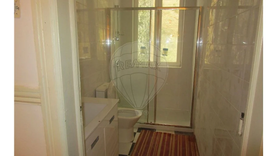 Apartamento T4 para Arrendamento em Penha de França