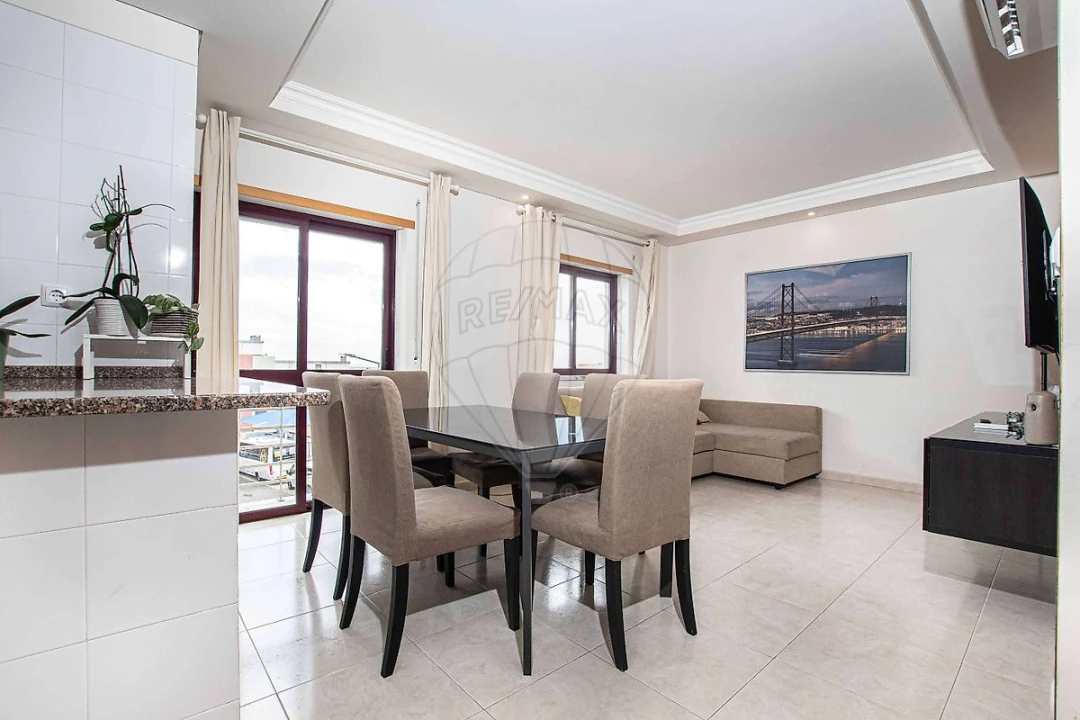 Apartamento T2 para Venda em Alverca do Ribatejo e Sobralinho Foto 2