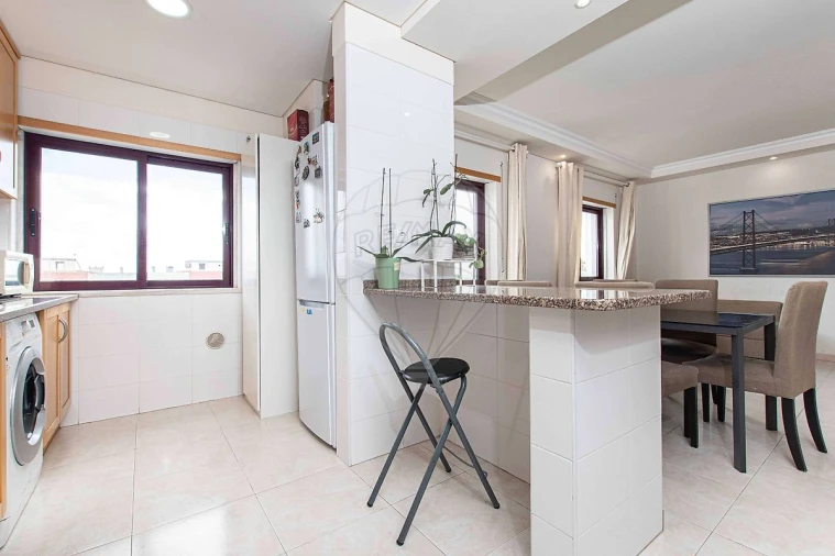 Apartamento T2 para Venda em Alverca do Ribatejo e Sobralinho Foto 7