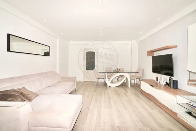 Apartamento T3 para Venda em Póvoa de Santa Iria e Forte da Casa