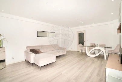 Apartamento T3 para Venda em Póvoa de Santa Iria e Forte da Casa