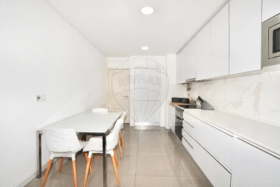 Apartamento T3 para Venda em Póvoa de Santa Iria e Forte da Casa