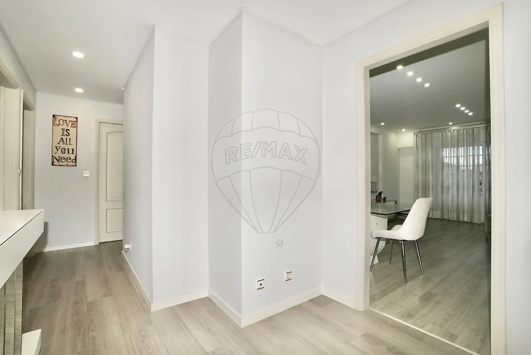 Apartamento T3 para Venda em Póvoa de Santa Iria e Forte da Casa Foto 12