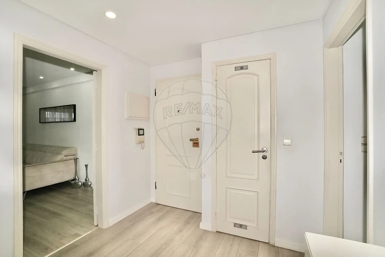 Apartamento T3 para Venda em Póvoa de Santa Iria e Forte da Casa Foto 23