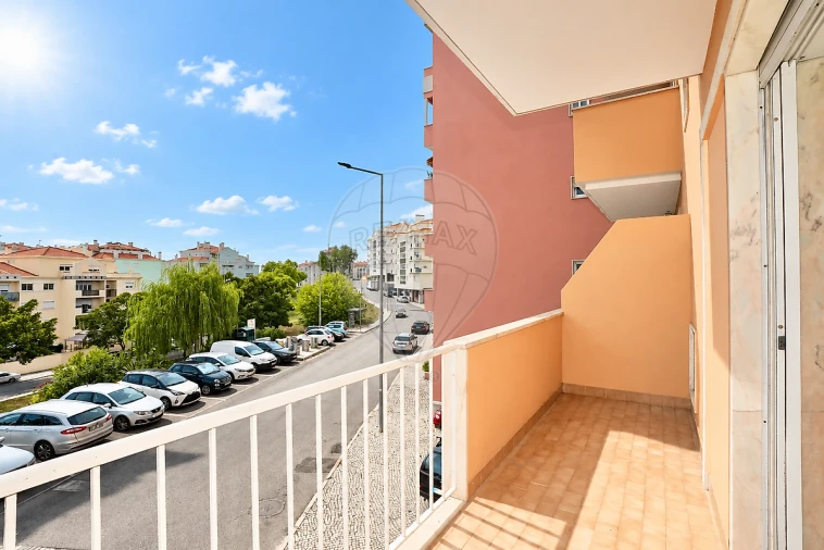 Apartamento T3 para Venda em Póvoa de Santa Iria e Forte da Casa Foto 6