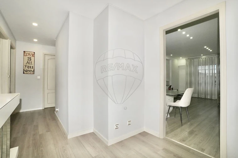 Apartamento T3 para Venda em Póvoa de Santa Iria e Forte da Casa Foto 12