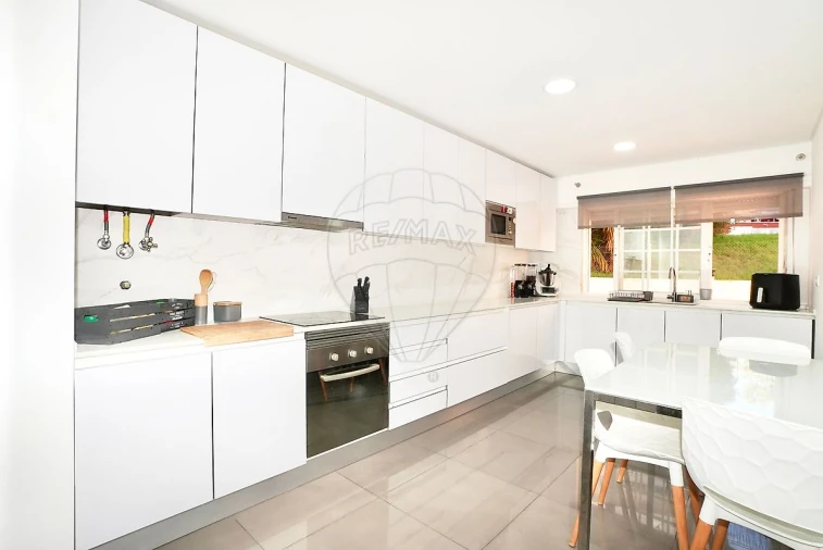 Apartamento T3 para Venda em Póvoa de Santa Iria e Forte da Casa Foto 8