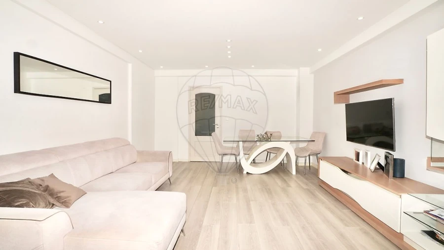 Apartamento T3 para Venda em Póvoa de Santa Iria e Forte da Casa