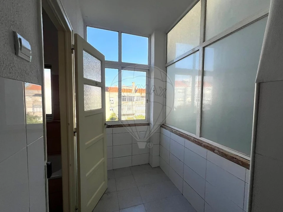 Apartamento T2 para Venda em São Vicente Foto 6