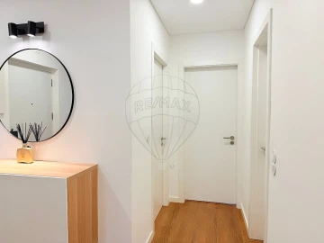 Apartamento T2 para Venda em Santa Maria e São Miguel, São Martinho, São Pedro Penaferrim