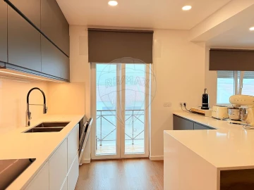 Apartamento T2 para Venda em Santa Maria e São Miguel, São Martinho, São Pedro Penaferrim