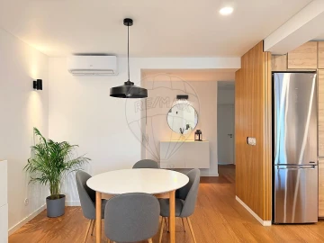 Apartamento T2 para Venda em Santa Maria e São Miguel, São Martinho, São Pedro Penaferrim