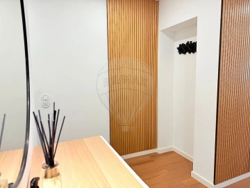 Apartamento T2 para Venda em Santa Maria e São Miguel, São Martinho, São Pedro Penaferrim