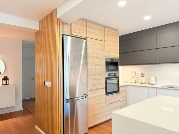 Apartamento T2 para Venda em Santa Maria e São Miguel, São Martinho, São Pedro Penaferrim