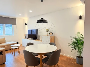 Apartamento T2 para Venda em Santa Maria e São Miguel, São Martinho, São Pedro Penaferrim