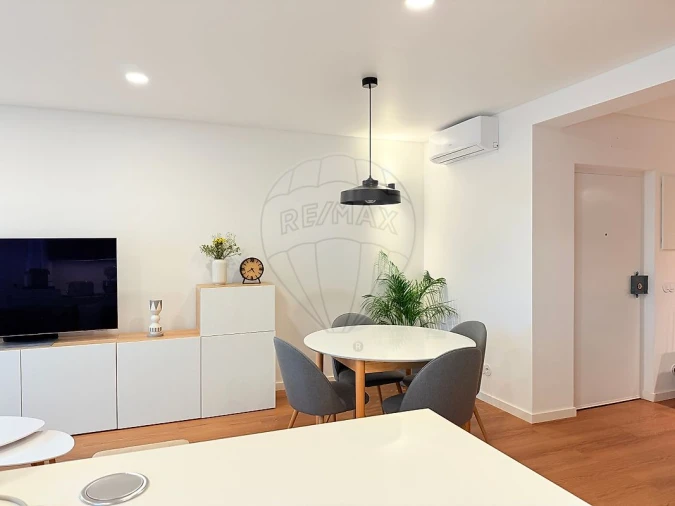 Apartamento T2 para Venda em Santa Maria e São Miguel, São Martinho, São Pedro Penaferrim Foto 2