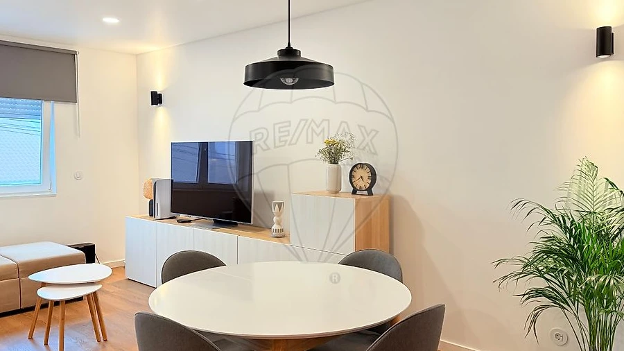 Apartamento T2 para Venda em Santa Maria e São Miguel, São Martinho, São Pedro Penaferrim