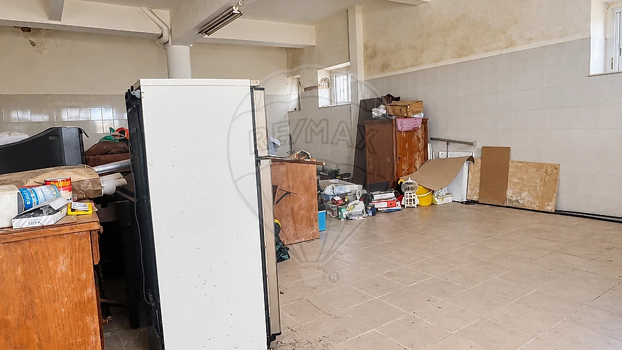 Armazém para Venda em São João das Lampas e Terrugem