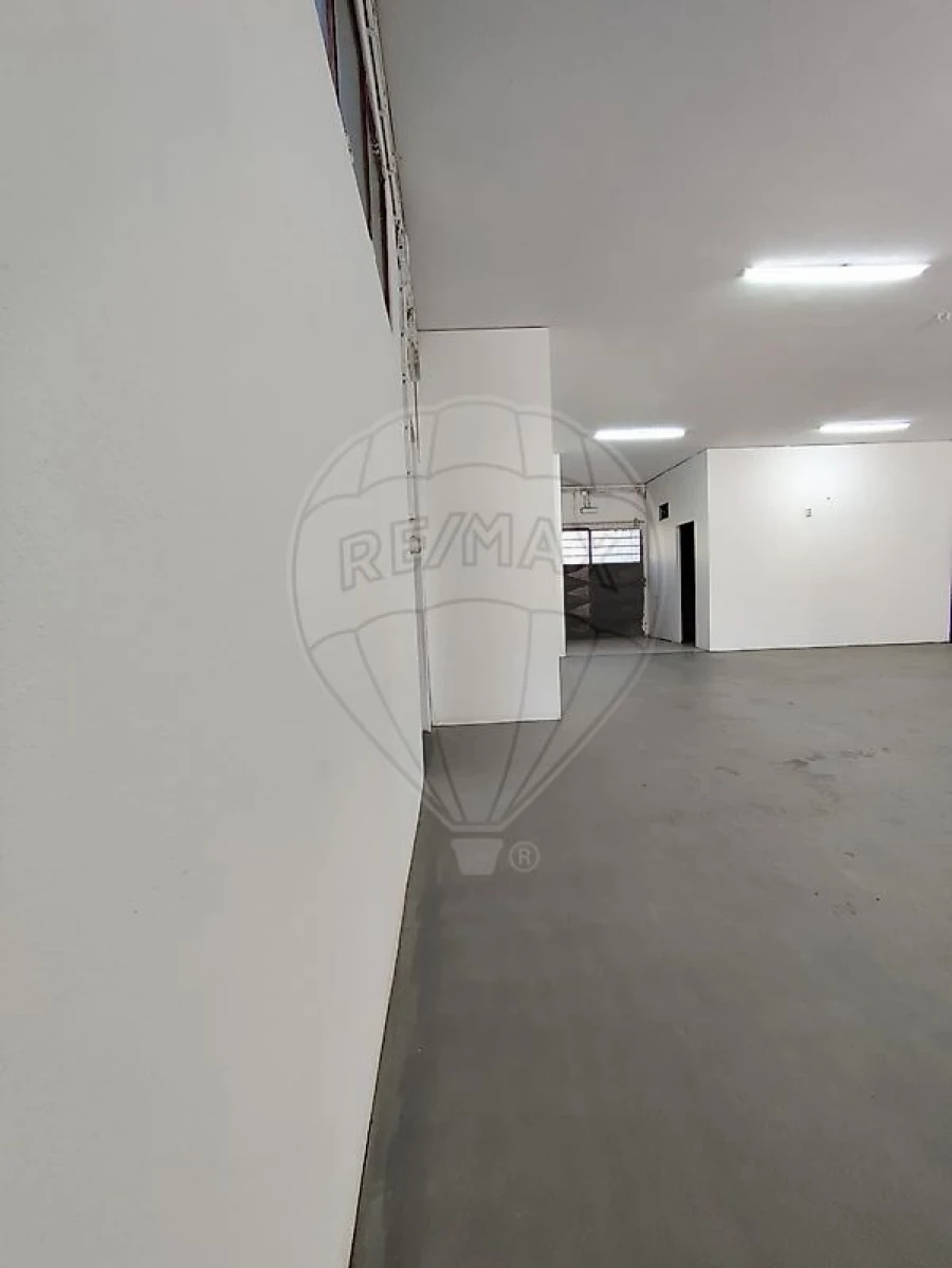 Armazém para Arrendamento em Perafita, Lavra e Santa Cruz do Bispo Foto 2