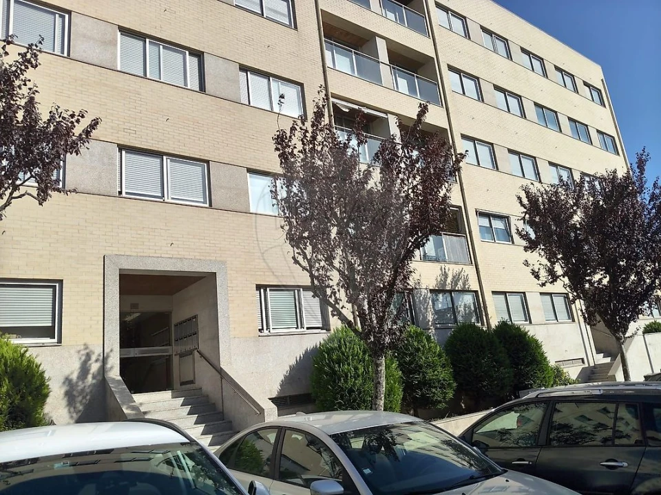 Apartamento T3 para Arrendamento em São Mamede de Infesta e Senhora da Hora Foto 1