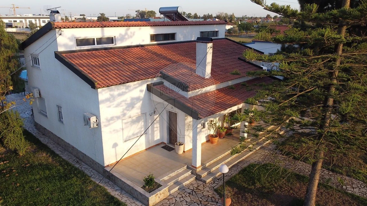 Moradia T7 para Venda em Samora Correia Foto 7