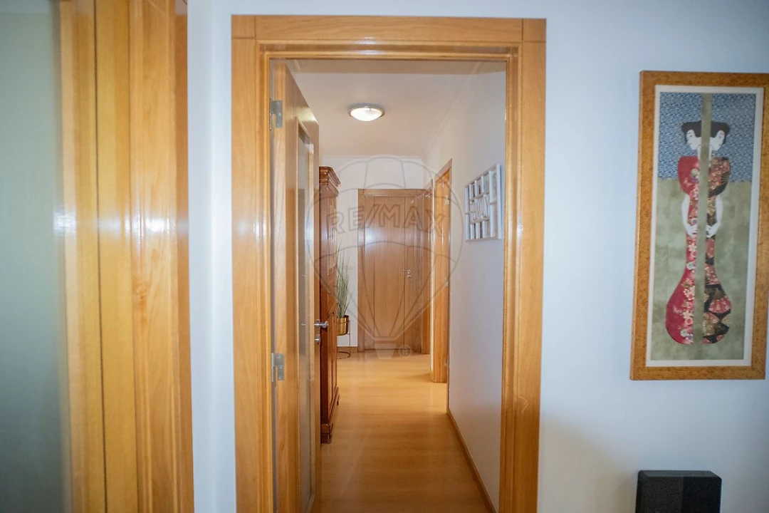Apartamento T3 para Venda em São Domingos de Rana Foto 24