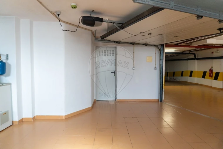 Apartamento T3 para Venda em São Domingos de Rana Foto 29