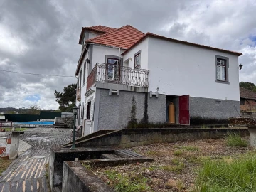 Moradia T6 para Venda em Boa Aldeia, Farminhão e Torredeita