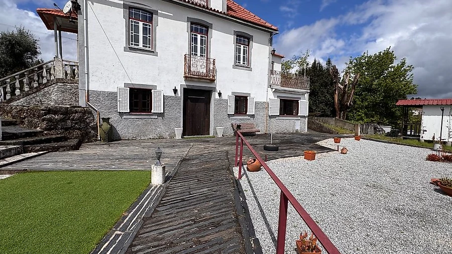 Moradia T6 para Venda em Boa Aldeia, Farminhão e Torredeita