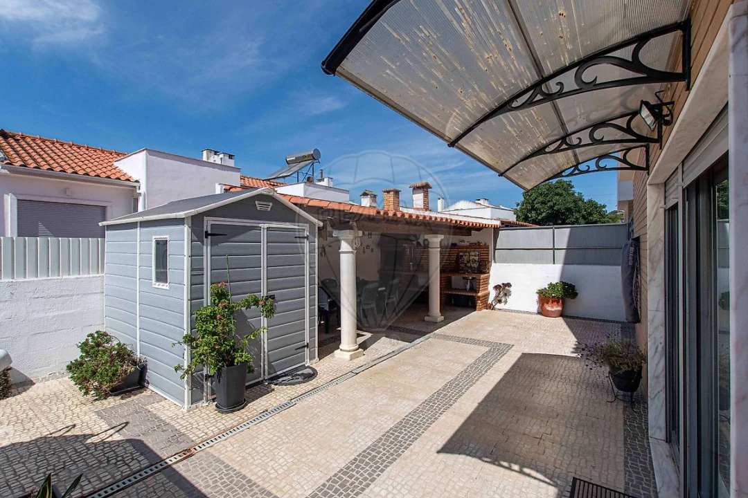 Moradia T3 para Venda em Vila Nova da Rainha Foto 27