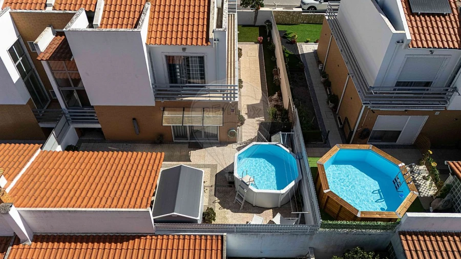 Moradia T3 para Venda em Vila Nova da Rainha Foto 36