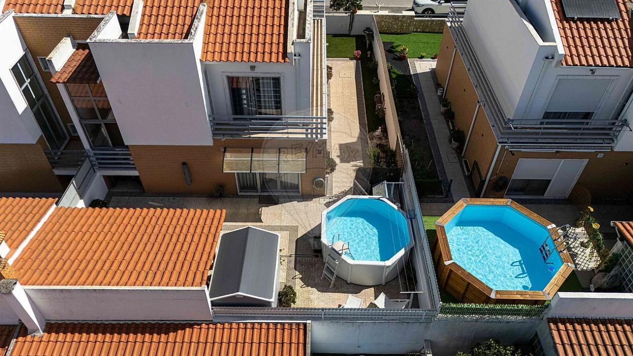 Moradia T3 para Venda em Vila Nova da Rainha Foto 36