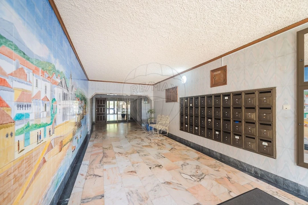 Apartamento T2 para Venda em Massamá e Monte Abraão Foto 15