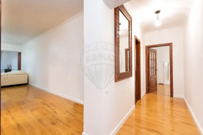 Apartamento T2 para Venda em Massamá e Monte Abraão