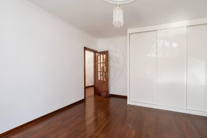 Apartamento T2 para Venda em Massamá e Monte Abraão