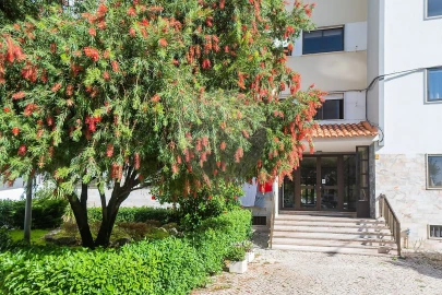 Apartamento T2 para Venda em Massamá e Monte Abraão