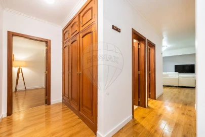 Apartamento T2 para Venda em Massamá e Monte Abraão