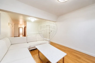 Apartamento T2 para Venda em Massamá e Monte Abraão