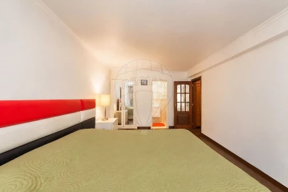 Apartamento T2 para Venda em Massamá e Monte Abraão