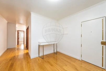 Apartamento T2 para Venda em Massamá e Monte Abraão