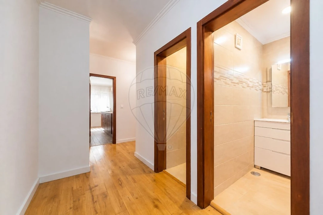 Apartamento T2 para Venda em Massamá e Monte Abraão Foto 20