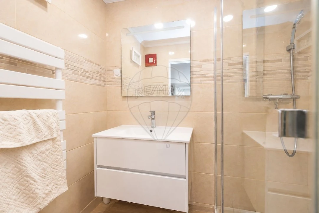 Apartamento T2 para Venda em Massamá e Monte Abraão Foto 2
