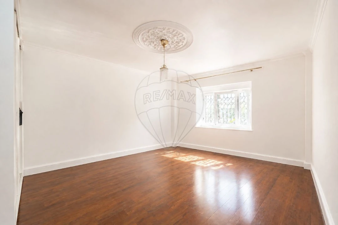 Apartamento T2 para Venda em Massamá e Monte Abraão Foto 6