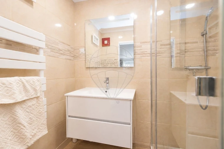 Apartamento T2 para Venda em Massamá e Monte Abraão Foto 2