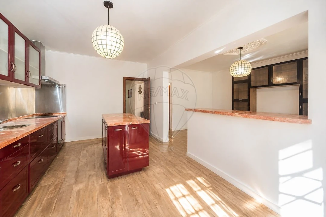 Apartamento T2 para Venda em Massamá e Monte Abraão Foto 11