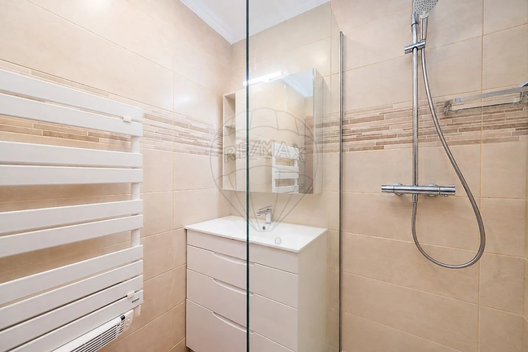 Apartamento T2 para Venda em Massamá e Monte Abraão Foto 21