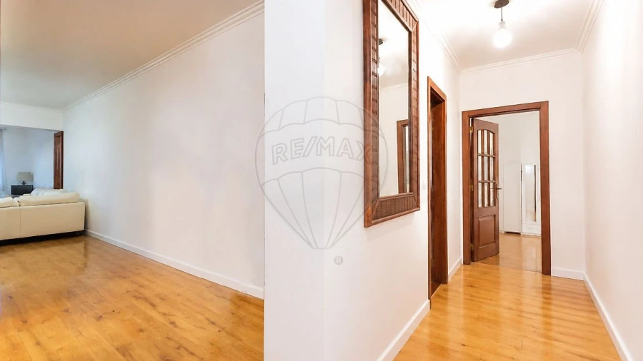 Apartamento T2 para Venda em Massamá e Monte Abraão