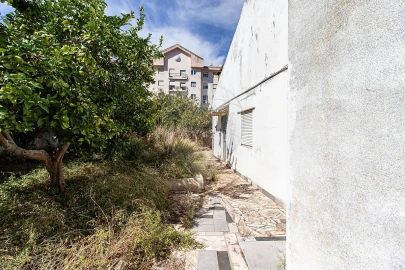 Terreno para Venda em Oeiras e São Julião da Barra, Paço de Arcos e Caxias
